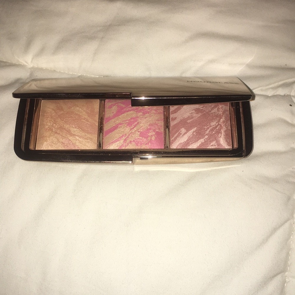 Hourglass Ambient Lighting Limited Edition Blush